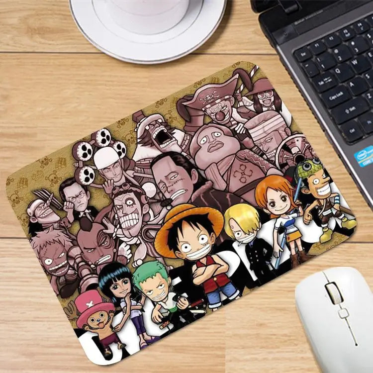 Tapis de Souris One Piece - Silhouettes Équipage & Logo Officiel